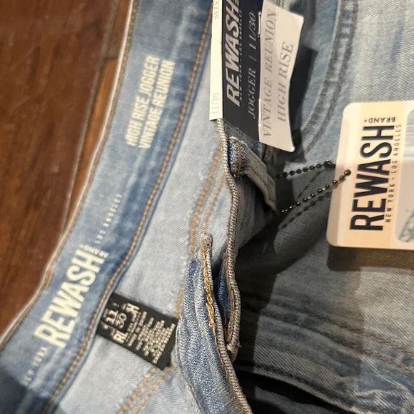 NWT Rewash Light Blue Cropped Distressed Jeans - Picture 3 of 6